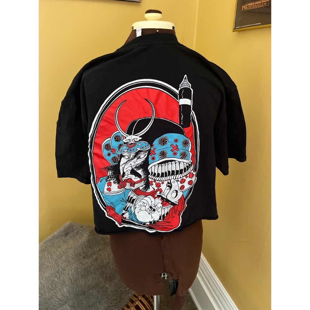 Plus Size Graphic Crop Top Tee